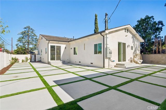 8149 Saint Clair Avenue, North Hollywood, CA 91605