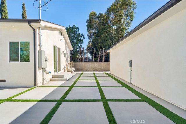 8149 Saint Clair Avenue, North Hollywood, CA 91605