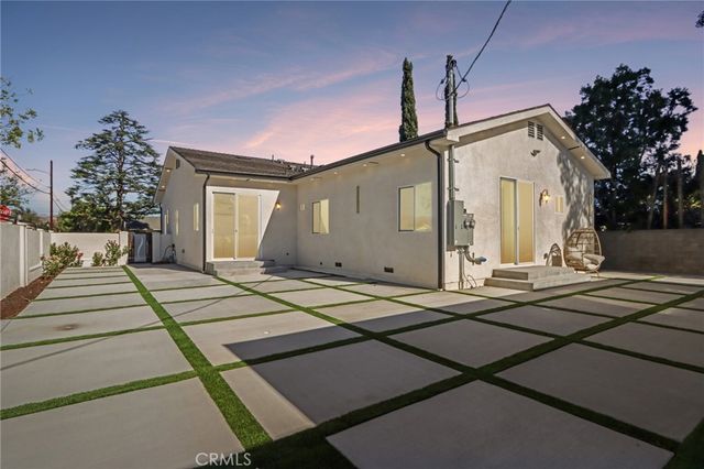 8149 Saint Clair Avenue, North Hollywood, CA 91605