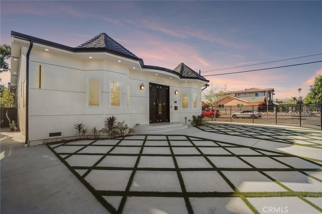 8149 Saint Clair Avenue, North Hollywood, CA 91605