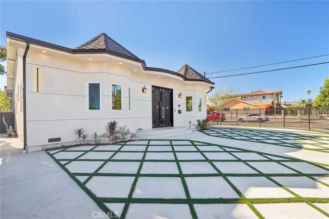 8149 Saint Clair Avenue, North Hollywood, CA 91605
