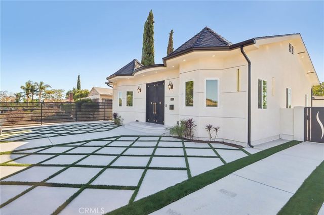 8149 Saint Clair Avenue, North Hollywood, CA 91605