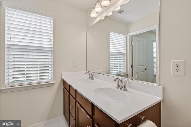 152 MULBERRY DR, Malvern, PA 19355