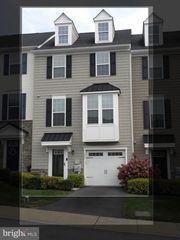 152 MULBERRY DR, Malvern, PA 19355