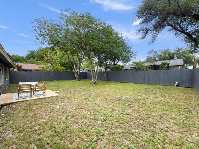 800 Huntingdon PL, Austin, TX 78745