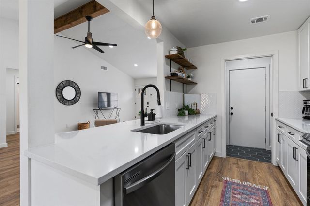 800 Huntingdon PL, Austin, TX 78745