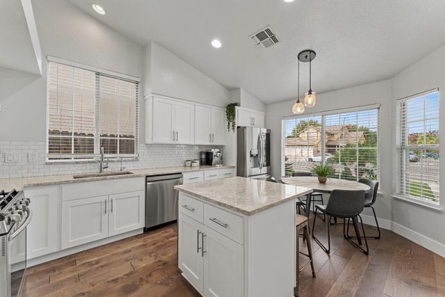 8936 Palmerson Dr, Antelope, CA 95843