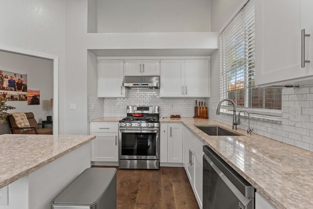 8936 Palmerson Dr, Antelope, CA 95843