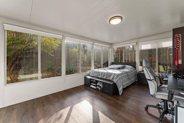 8936 Palmerson Dr, Antelope, CA 95843