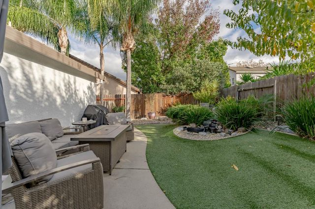 8936 Palmerson Dr, Antelope, CA 95843