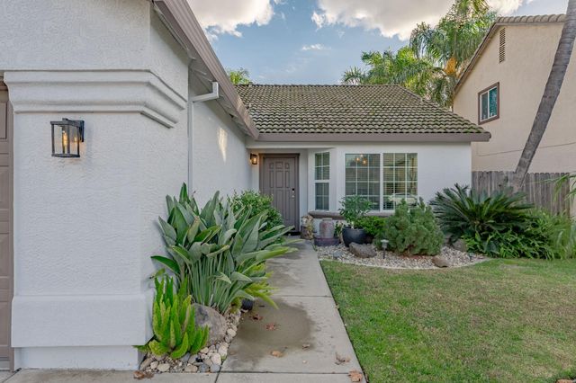 8936 Palmerson Dr, Antelope, CA 95843