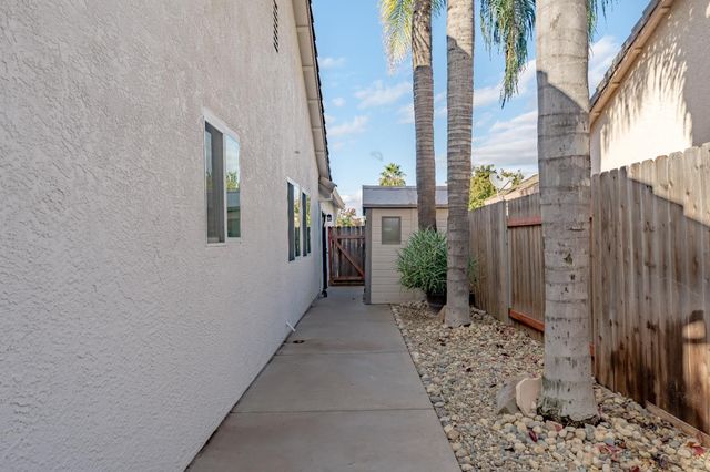 8936 Palmerson Dr, Antelope, CA 95843