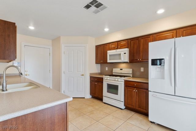 5367 Blue Oat Avenue, Las Vegas, NV 89141