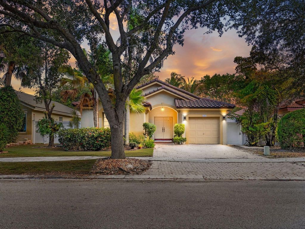 181 SW 203rd Avenue, Pembroke Pines, FL 33029