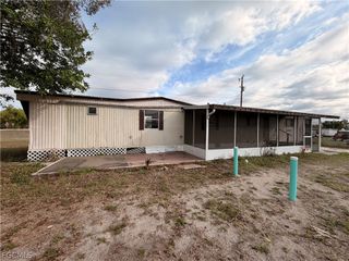 7897 Suncoast DR, North Fort Myers, FL 33917