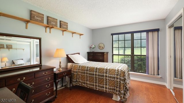 44 Crabapple Ln, Franklin Twp., NJ 08823
