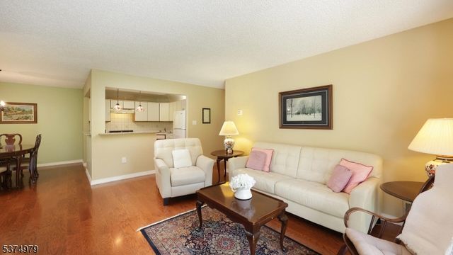 44 Crabapple Ln, Franklin Twp., NJ 08823