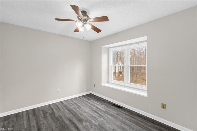 9 Dunnberry Court, Greensboro, NC 27455