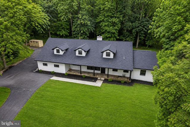 8 LUPINE LN, Titusville, NJ 08560