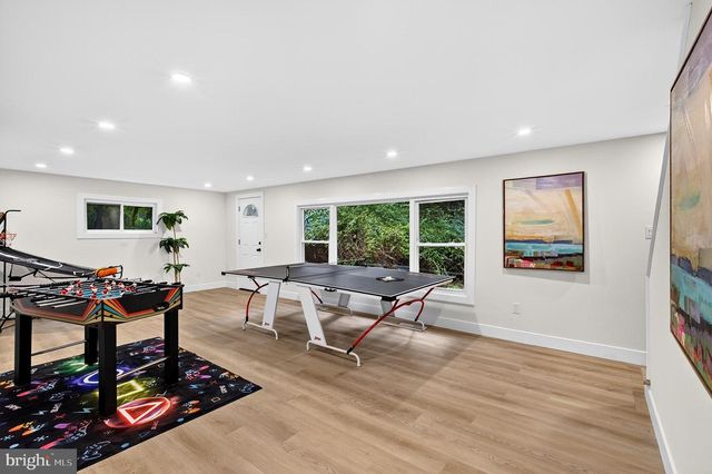 8 LUPINE LN, Titusville, NJ 08560