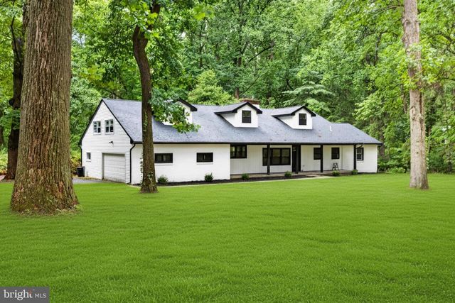 8 LUPINE LN, Titusville, NJ 08560