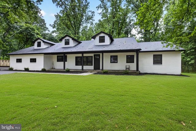 8 LUPINE LN, Titusville, NJ 08560