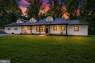 8 LUPINE LN, Titusville, NJ 08560