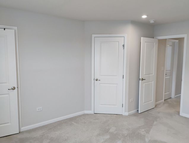 936 Jenkins Court, Wheeling, IL 60090