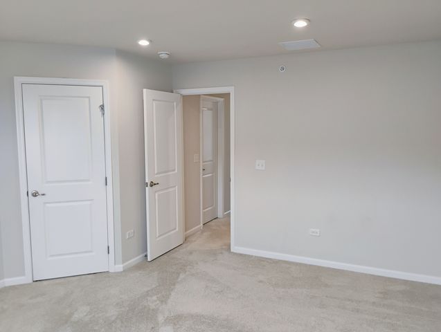 936 Jenkins Court, Wheeling, IL 60090