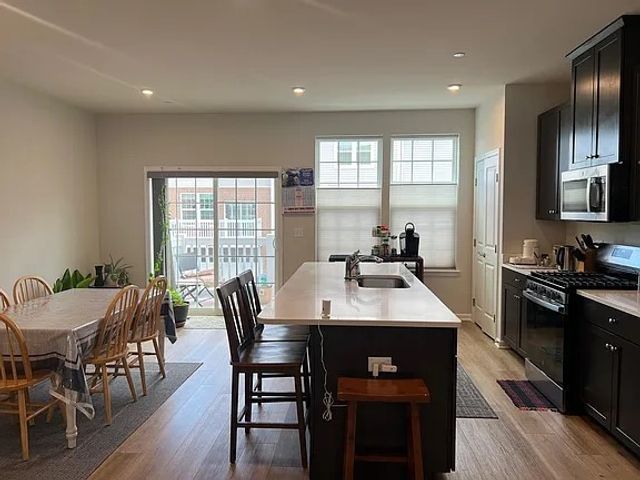 936 Jenkins Court, Wheeling, IL 60090