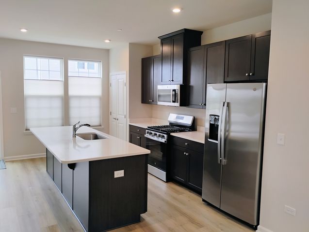 936 Jenkins Court, Wheeling, IL 60090