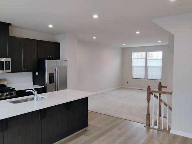 936 Jenkins Court, Wheeling, IL 60090