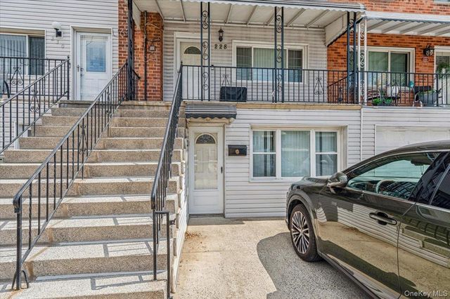 228 Calhoun Avenue, Bronx, NY 10465