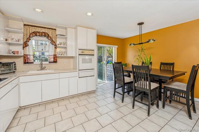 228 Calhoun Avenue, Bronx, NY 10465