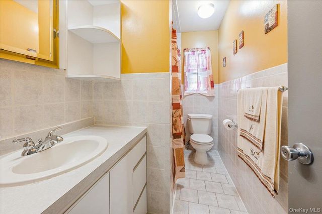 228 Calhoun Avenue, Bronx, NY 10465