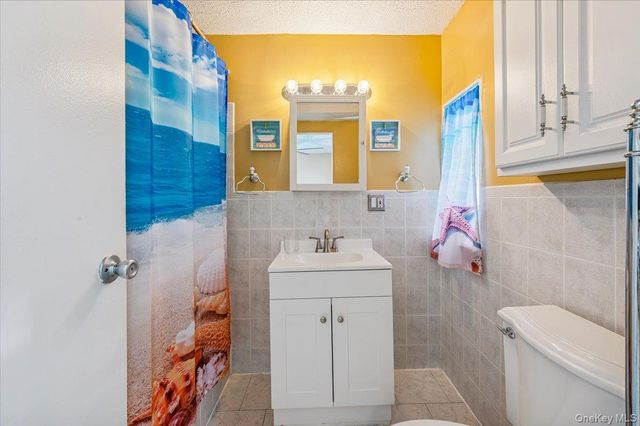 228 Calhoun Avenue, Bronx, NY 10465
