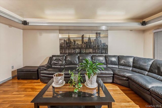 228 Calhoun Avenue, Bronx, NY 10465