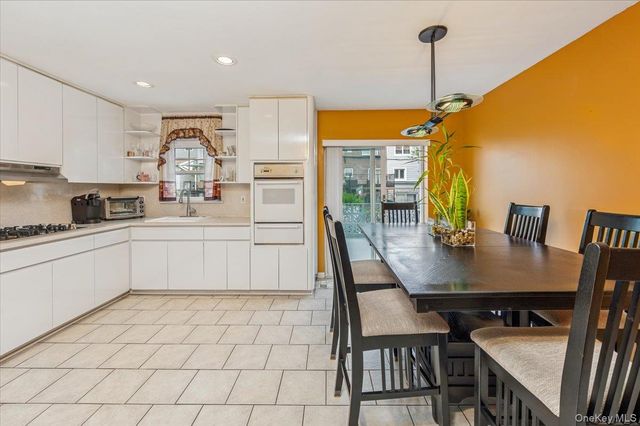 228 Calhoun Avenue, Bronx, NY 10465