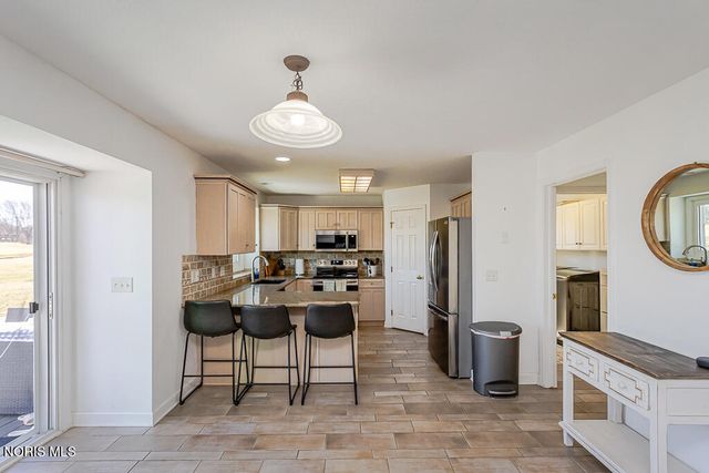 505 Pine Valley Drive, Bowling Green, OH 43402