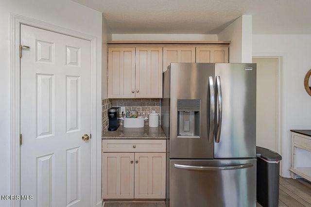 505 Pine Valley Drive, Bowling Green, OH 43402