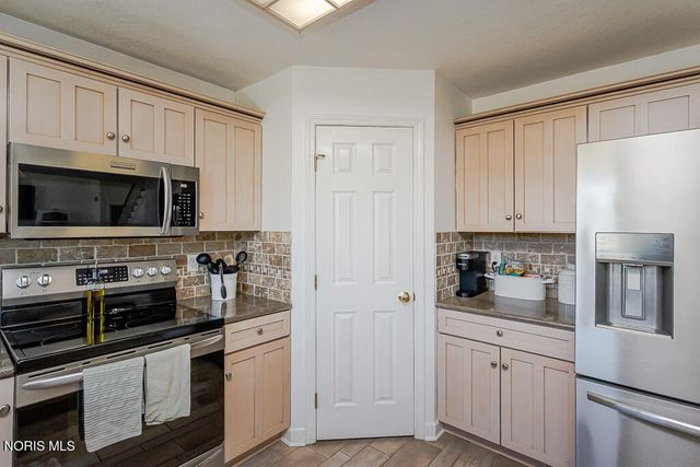 505 Pine Valley Drive, Bowling Green, OH 43402