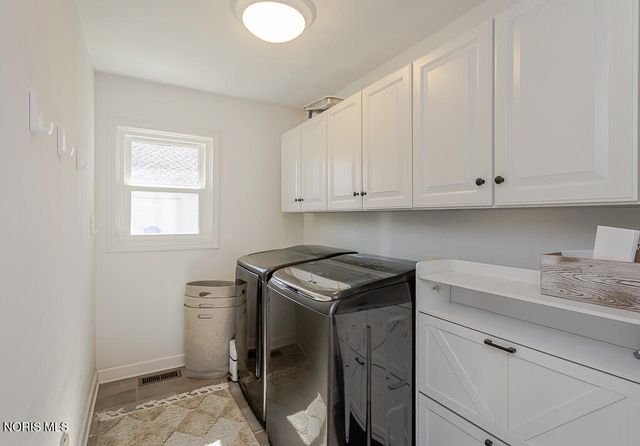 505 Pine Valley Drive, Bowling Green, OH 43402