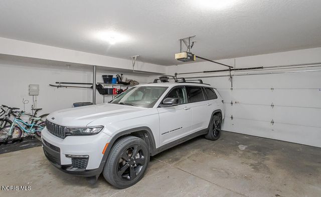 505 Pine Valley Drive, Bowling Green, OH 43402