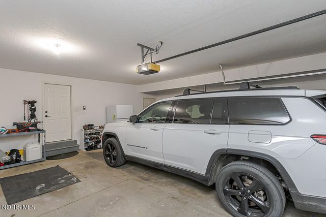 505 Pine Valley Drive, Bowling Green, OH 43402