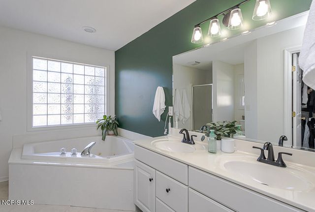 505 Pine Valley Drive, Bowling Green, OH 43402