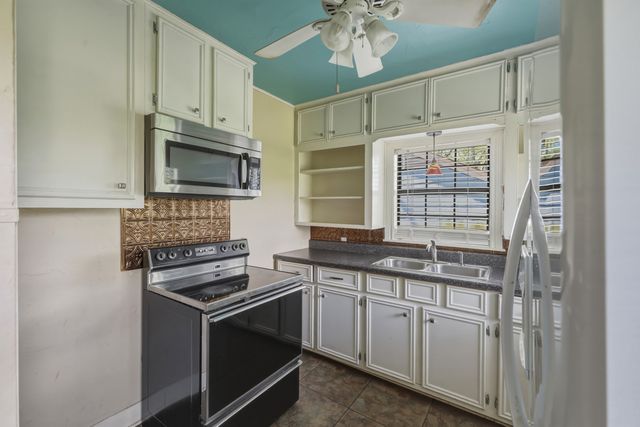 713 Highland Drive, Palestine, TX 75801