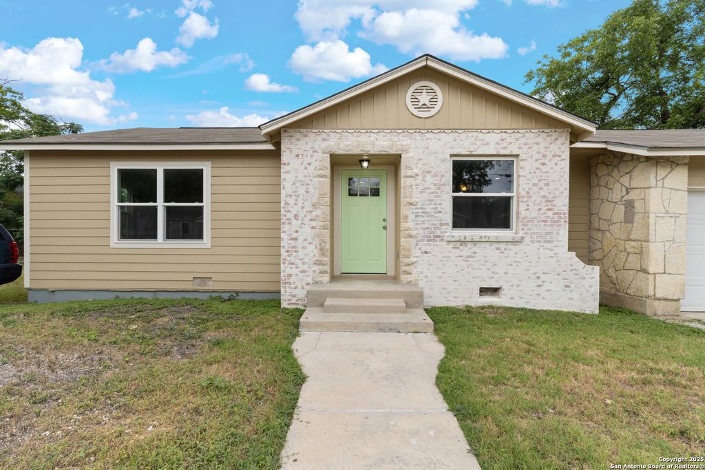 2020 fresno, San Antonio, TX 78201