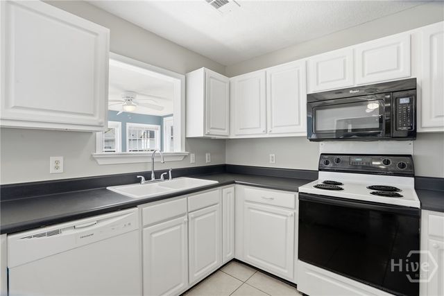 8 Snowy Egret Court, Savannah, GA 31419