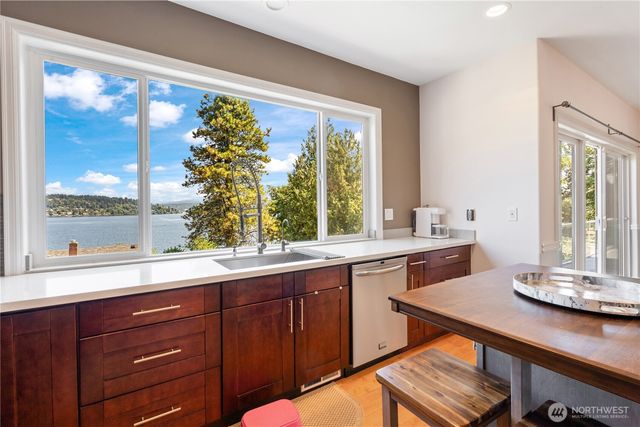 9844 arrowsmith Avenue S, Seattle, WA 98118
