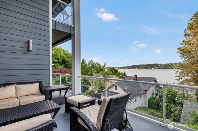 9844 arrowsmith Avenue S, Seattle, WA 98118